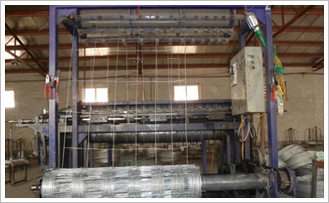 牛栏网名称又叫做：草原网、牛栏网、钢丝养殖围网、牛网、马网、羊网、兔网、鹿网、牧网、养殖网。既可用于牧区草原建设，也可围建草原和实行定点放牧，分栏放牧，便于草场资源的计划使用，有效的提高草原利用率和放